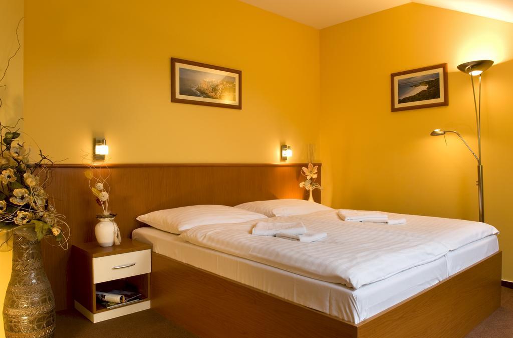 Penzion Franko Zvolen Extérieur photo