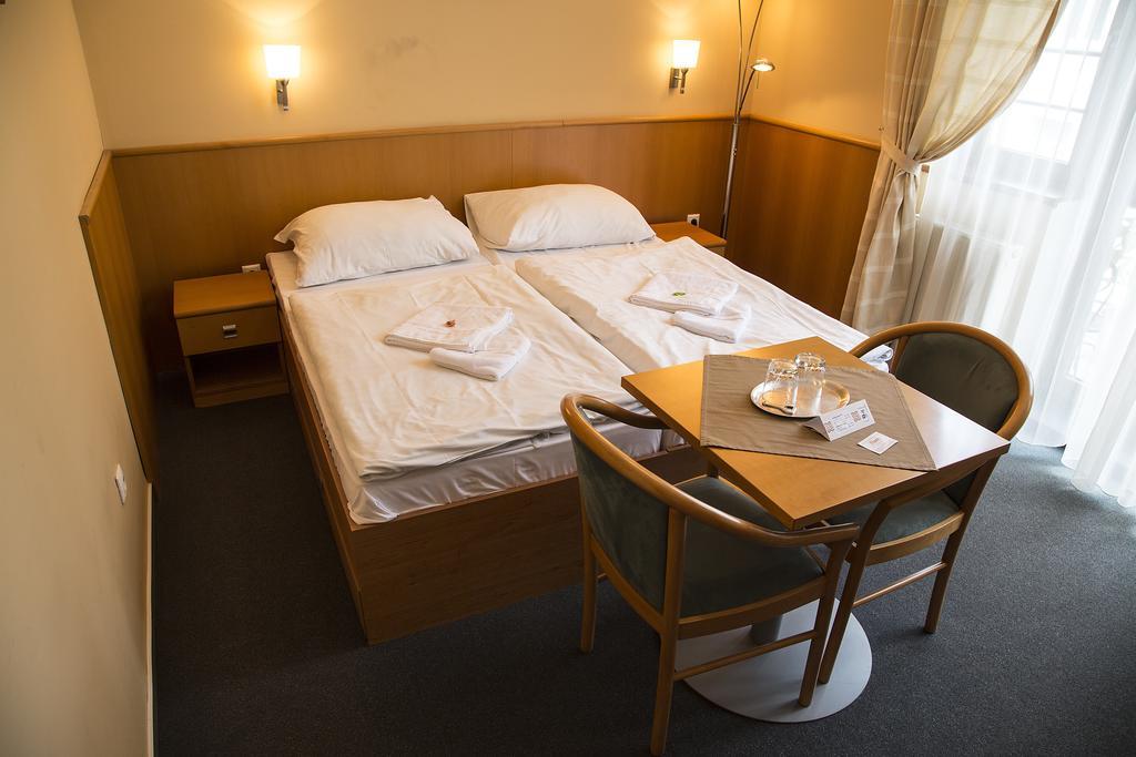 Penzion Franko Zvolen Chambre photo
