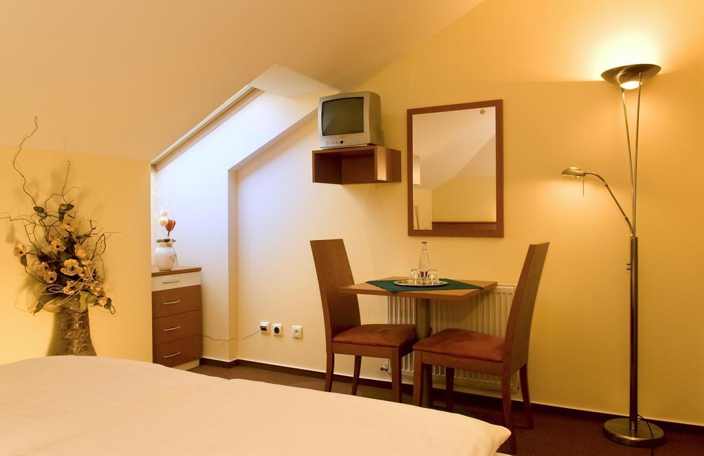 Penzion Franko Zvolen Chambre photo